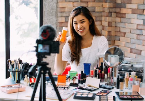 Harnessing Social Media Advertising for Effective Digital Marketing in the Beauty Industry